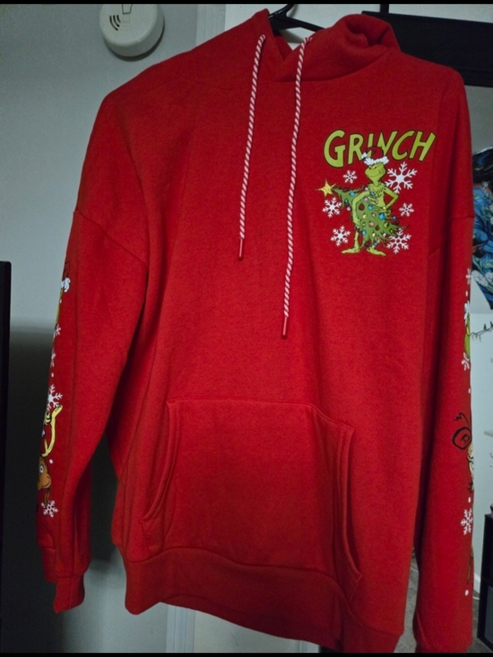 Red The Grinch Graphic Pullover Hoodie NWOT